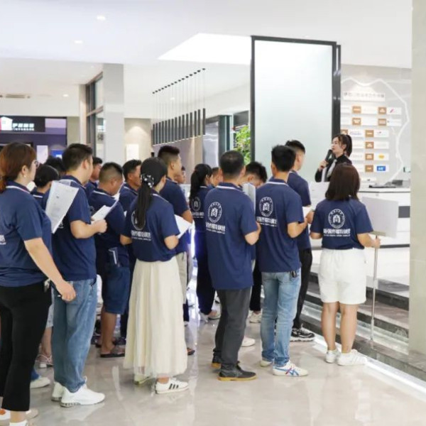 伊盾門窗精準賦能，成就大商丨伊盾商學院四大體系化培訓強勢賦能終端！